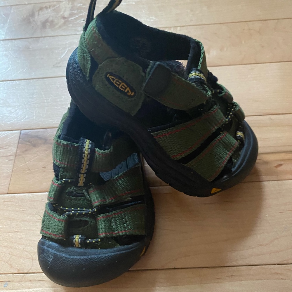Toddler Keen size 4